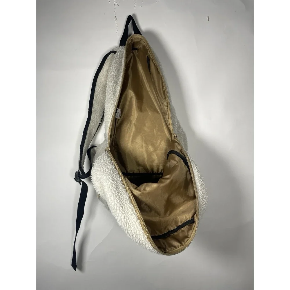 Kavu  Fleece In Birch‎ Sherpa Padded Strap Backpack